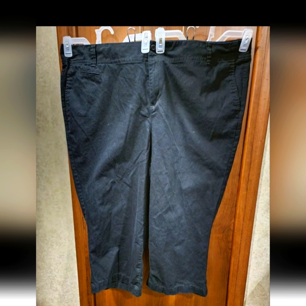 Lane Bryant Sz 28 crop pants